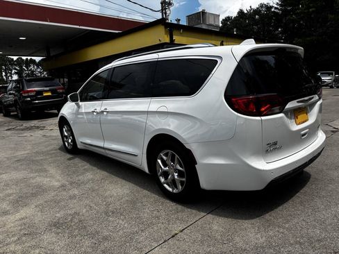 Used 2020 Chrysler Pacifica Limited FWD image 8