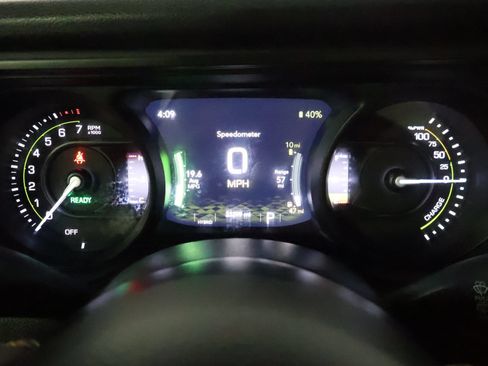 Used 2024 Jeep Wrangler Unlimited AWD/4WD image 33