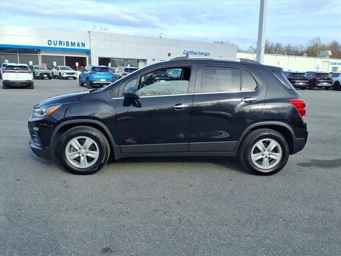 Used 2020 Chevrolet Trax LT w/ LT Convenience Package image 6