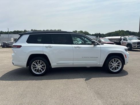 Used 2021 Jeep Grand Cherokee L Summit w/ Luxury Tech Group V AWD/4WD image 2