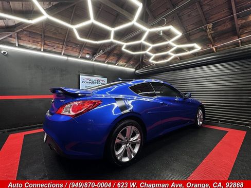 Used 2010 Hyundai Genesis 3.8 RWD image 3