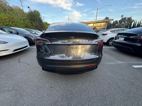 Used 2024 Tesla Model Y Long Range AWD/4WD image 6