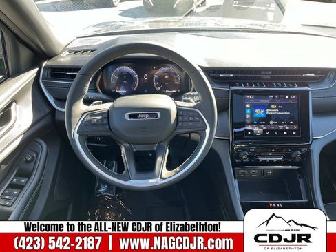 New 2025 Jeep Grand Cherokee Altitude image 12