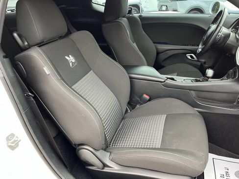Used 2022 Dodge Challenger R/T Scat Pack RWD image 13