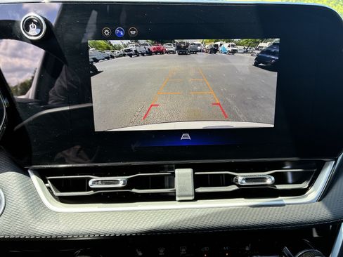 Used 2026 Chevrolet Equinox LT FWD image 32