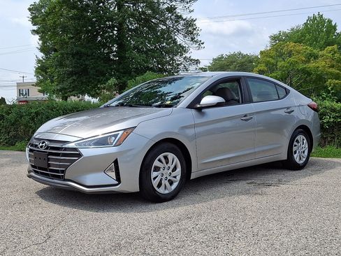 Used 2020 Hyundai Elantra SE FWD image 3