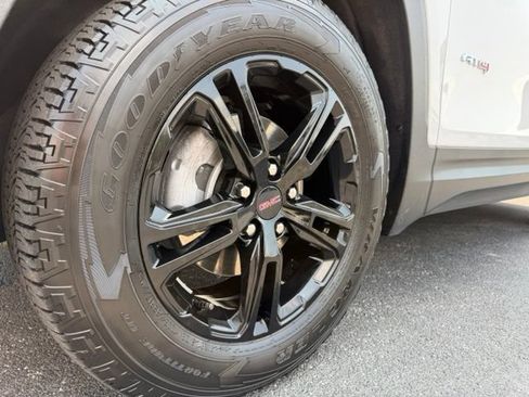 Used 2023 GMC Terrain AT4 AWD/4WD image 17