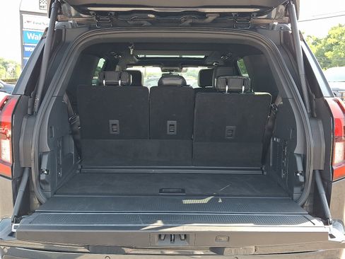 Used 2025 Ford Expedition Platinum w/ Stealth Performance Package AWD/4WD image 29