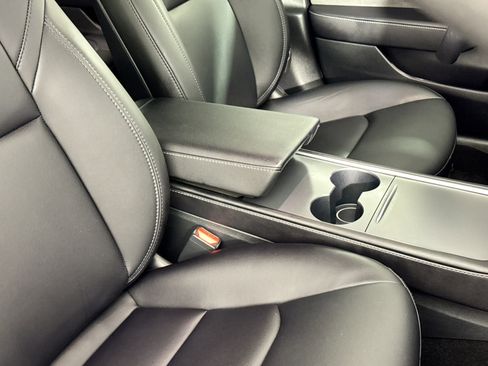 Used 2023 Tesla Model 3 Performance image 33