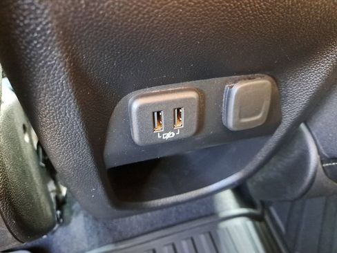 Used 2020 GMC Canyon Denali image 9