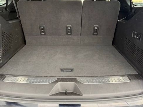 Used 2022 Chevrolet Suburban High Country image 24