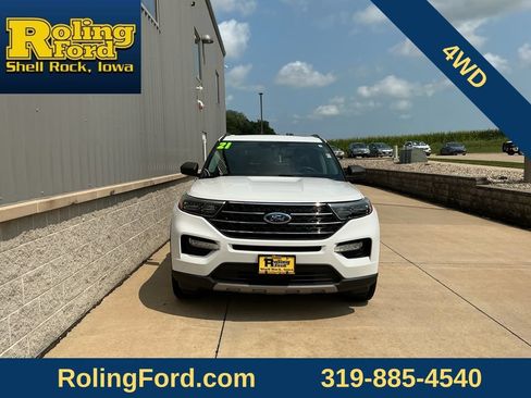 Used 2021 Ford Explorer XLT w/ Equipment Group 202A AWD/4WD image 4
