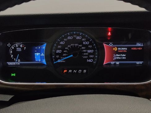 Used 2017 Ford Taurus Limited image 23