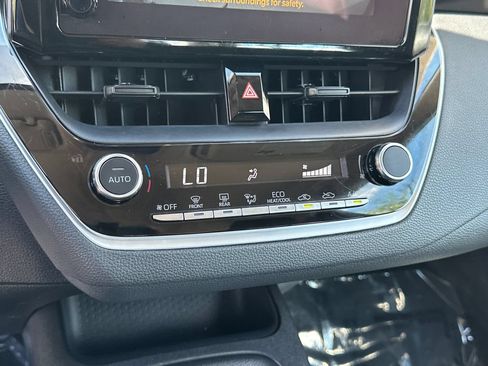 Used 2024 Toyota Corolla LE FWD image 27