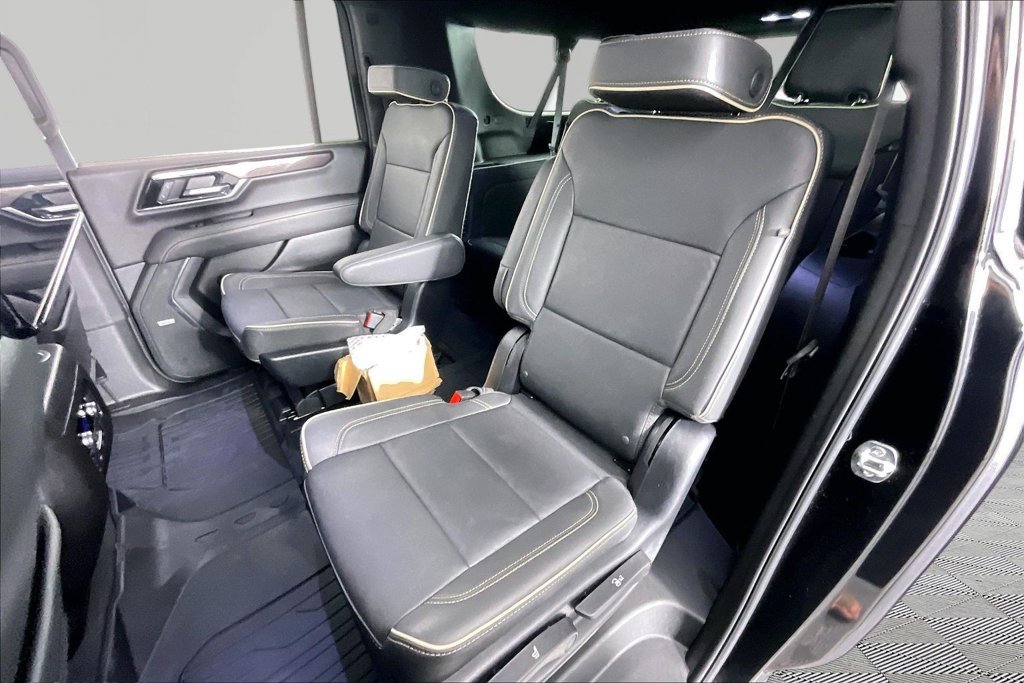 Used 2025 GMC Yukon XL Elevation w/ Elevation Premium Package AWD/4WD image 19