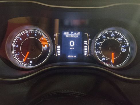 Used 2019 Jeep Cherokee Latitude w/ Popular Appearance Group FWD image 23