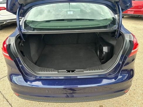 Used 2017 Ford Focus SEL w/ Cold Weather Package FWD image 13