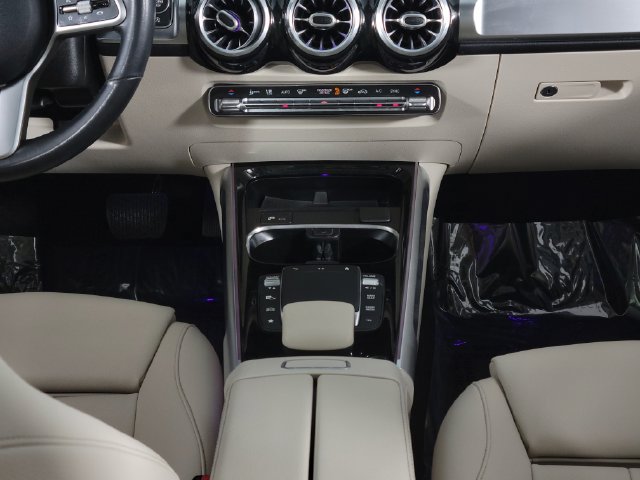Used 2021 Mercedes-Benz GLB 250 image 24
