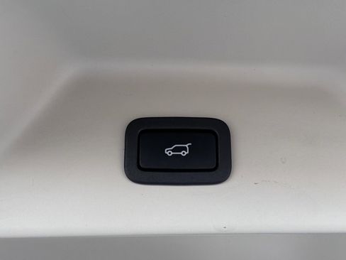 Used 2018 Land Rover Range Rover Supercharged image 42