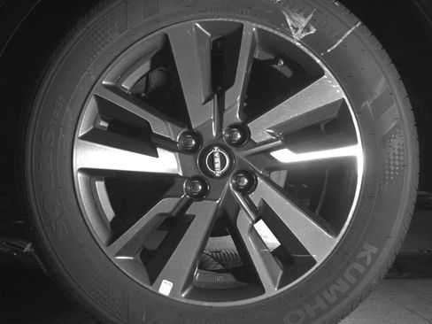 Used 2025 Nissan Versa SV image 14