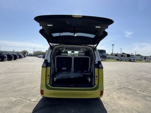New 2025 Volkswagen ID. Buzz 1st Edition AWD/4WD image 21