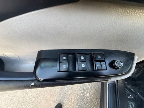Used 2019 Toyota Highlander XLE FWD image 21