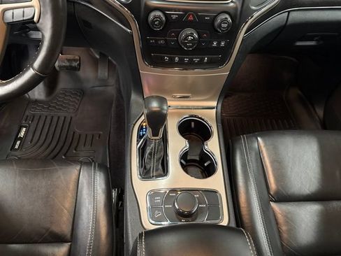Used 2017 Jeep Grand Cherokee Limited AWD/4WD image 18