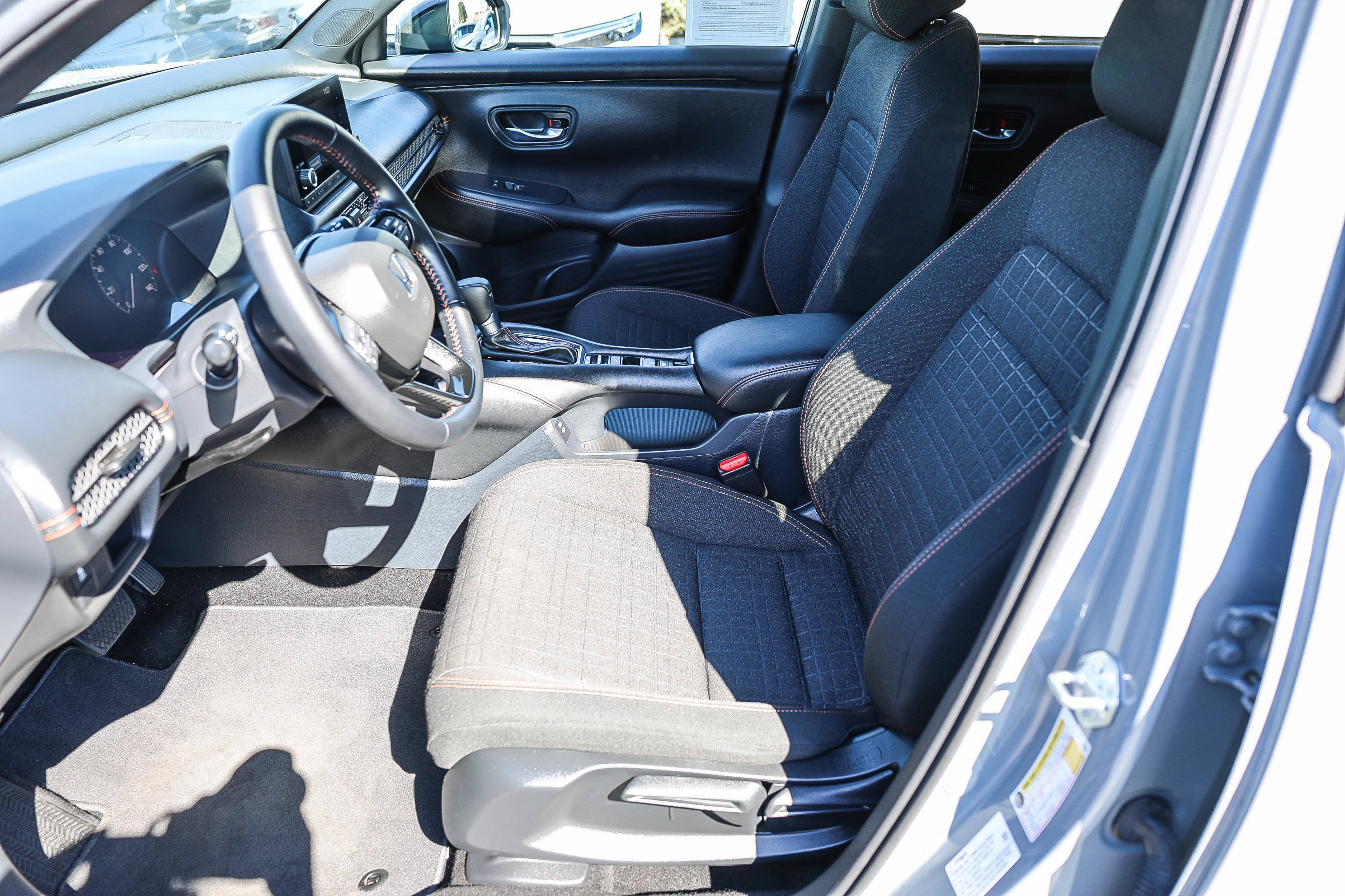 Certified 2025 Honda HR-V Sport image 8