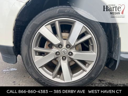 Used 2015 Nissan Pathfinder Platinum w/ Family Entertainment Package image 47