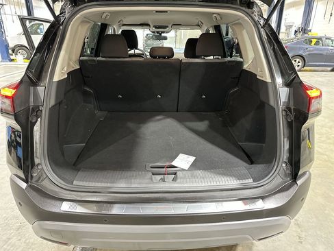 Used 2023 Nissan Rogue SV image 19