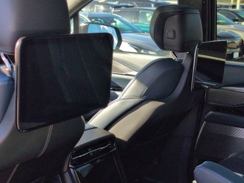 Used 2025 Cadillac Escalade IQ Luxury 2 AWD/4WD image 27