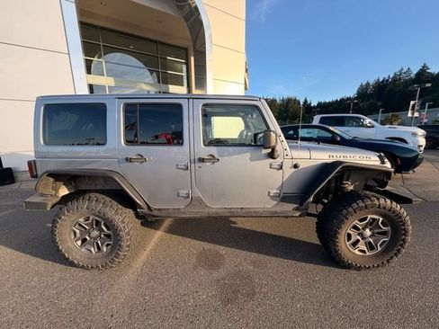 Used 2013 Jeep Wrangler Unlimited Rubicon w/ Connectivity Group AWD/4WD image 2
