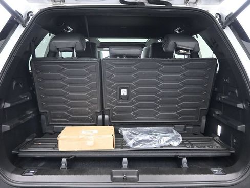 Used 2025 Toyota Sequoia Platinum AWD/4WD image 29