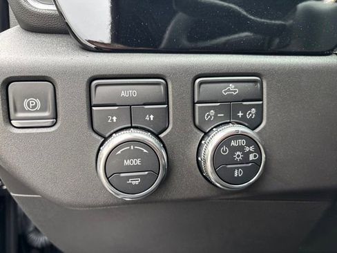 Used 2025 GMC Sierra 1500 Elevation AWD/4WD image 13