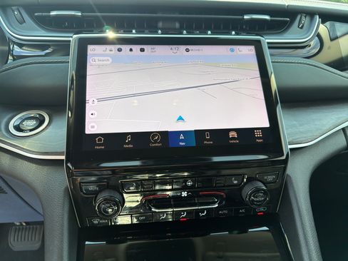 Certified 2022 Jeep Grand Cherokee Limited 4xe AWD/4WD image 23