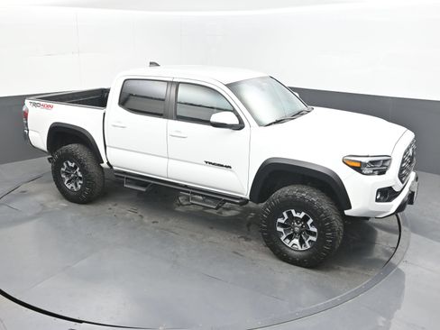 Used 2023 Toyota Tacoma TRD Off-Road AWD/4WD image 31
