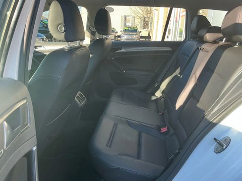 Used 2017 Volkswagen Golf Alltrack S image 17