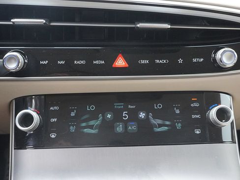 Used 2026 Genesis GV70 2.5T Advanced AWD/4WD image 57