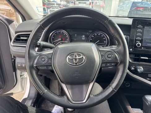 Used 2023 Toyota Camry SE w/ Cold Weather Package image 17