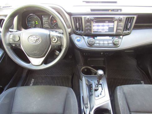 Certified 2018 Toyota RAV4 LE AWD/4WD image 27