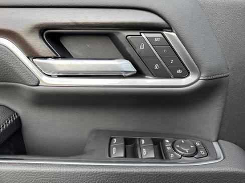 New 2025 GMC Sierra 2500 Denali w/ Denali Reserve Package image 15