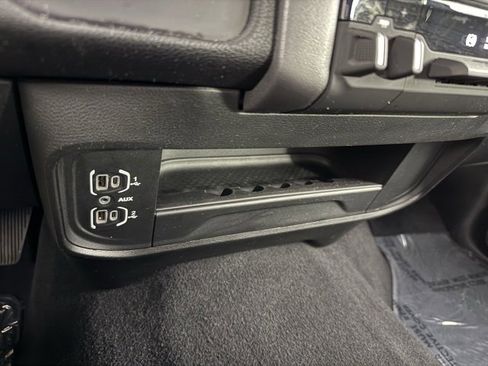 Used 2024 RAM 3500 Big Horn image 23