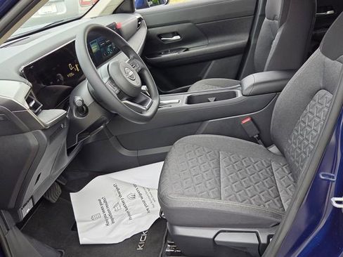 Used 2025 Nissan Kicks SV FWD image 5