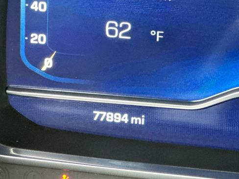 Used 2023 Chevrolet Suburban High Country AWD/4WD image 15