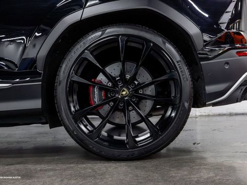 Used 2019 Lamborghini Urus AWD/4WD image 9
