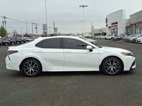 Certified 2023 Toyota Camry SE image 8