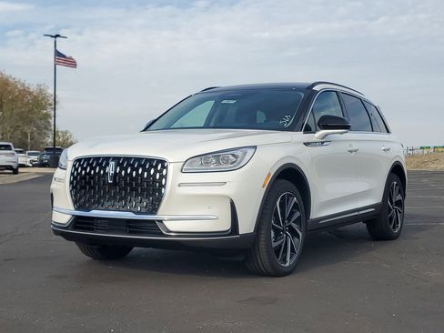 New 2026 Lincoln Corsair Reserve image 2