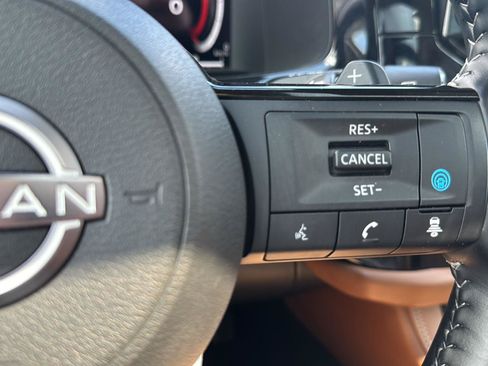 Used 2025 Nissan Pathfinder Platinum AWD/4WD image 19