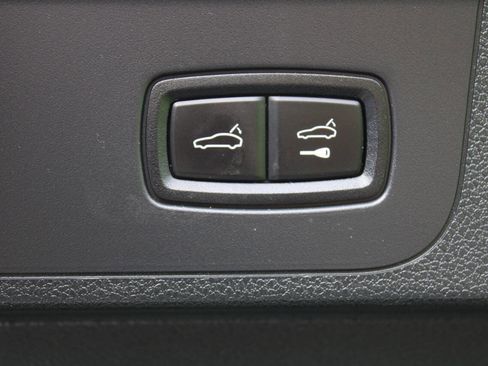 Used 2020 Porsche Panamera 4 AWD 4dr Sedan image 17