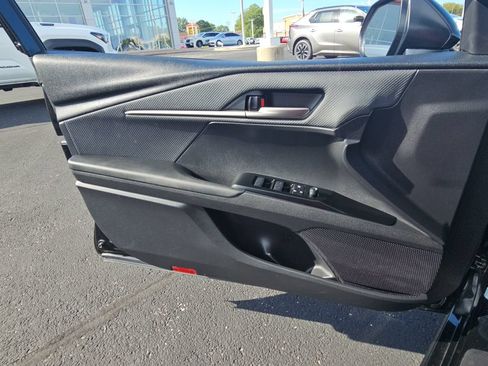 Used 2026 Toyota Camry SE FWD image 23